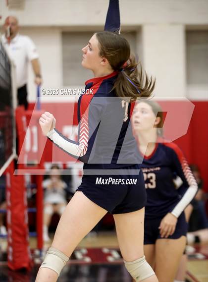 Thumbnail 1 in Crismon vs Benson (Florence Invitational) photogallery.
