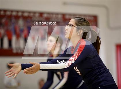 Thumbnail 3 in Crismon vs Benson (Florence Invitational) photogallery.