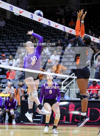 Thumbnail 3 in Wink vs. Thrall (UIL Volleyball 2A Semifinals) photogallery.