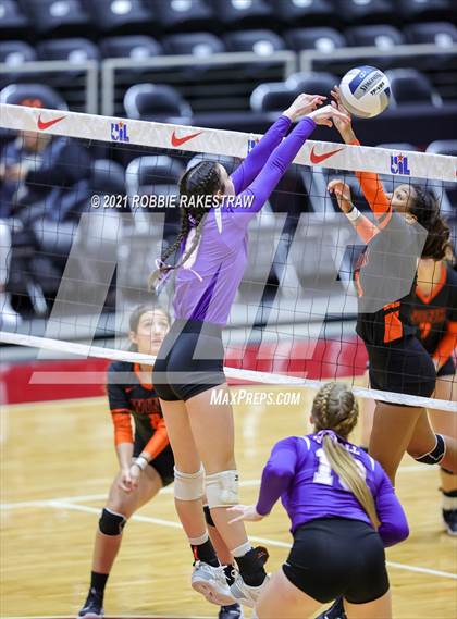 Thumbnail 2 in Wink vs. Thrall (UIL Volleyball 2A Semifinals) photogallery.