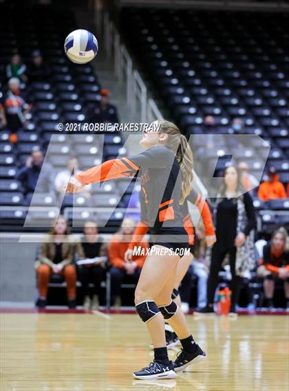 Thumbnail 2 in Wink vs. Thrall (UIL Volleyball 2A Semifinals) photogallery.