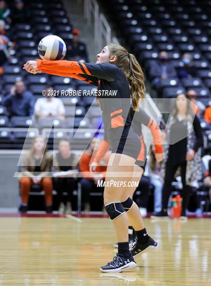 Thumbnail 3 in Wink vs. Thrall (UIL Volleyball 2A Semifinals) photogallery.