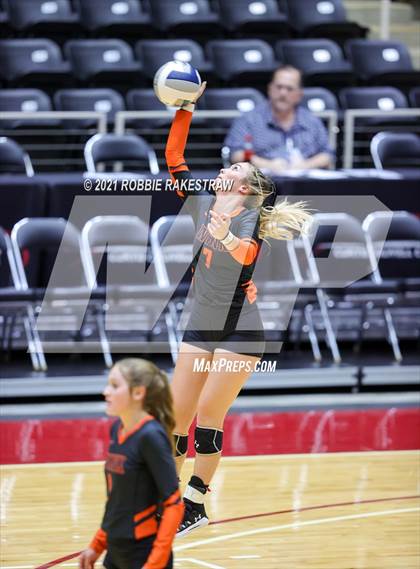 Thumbnail 3 in Wink vs. Thrall (UIL Volleyball 2A Semifinals) photogallery.