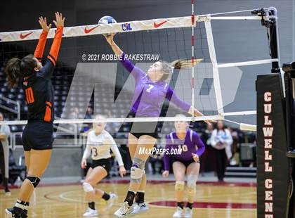Thumbnail 3 in Wink vs. Thrall (UIL Volleyball 2A Semifinals) photogallery.