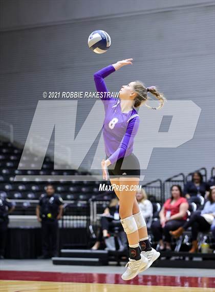 Thumbnail 3 in Wink vs. Thrall (UIL Volleyball 2A Semifinals) photogallery.