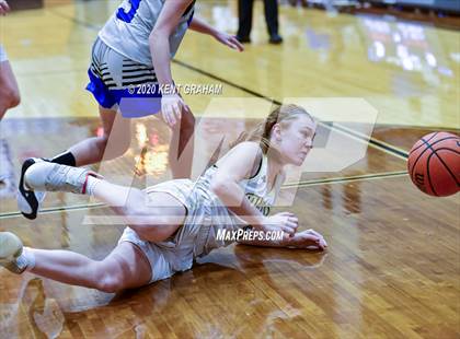 Thumbnail 2 in Mishawaka Marian @ Noblesville photogallery.