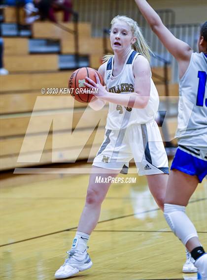 Thumbnail 2 in Mishawaka Marian @ Noblesville photogallery.