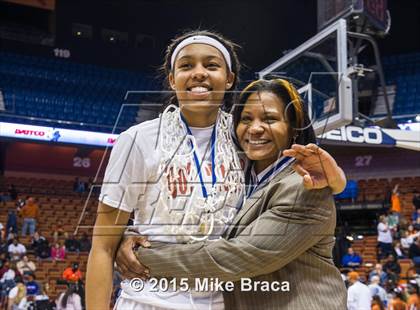 Thumbnail 3 in Northwest Catholic vs. Capital Prep (CIAC Class L Final) photogallery.