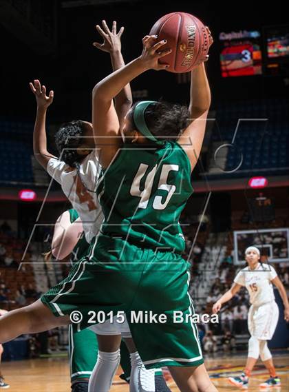 Thumbnail 3 in Northwest Catholic vs. Capital Prep (CIAC Class L Final) photogallery.