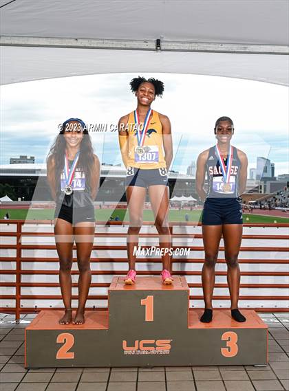 Thumbnail 1 in UIL 6A Track & Field Finals (Awards) photogallery.