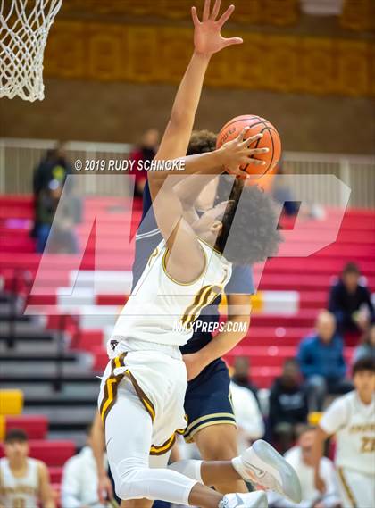 Thumbnail 2 in Francis Parker vs. Sonora (Torrey Pines Holiday Classic) photogallery.