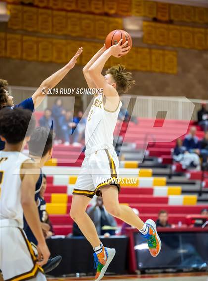 Thumbnail 2 in Francis Parker vs. Sonora (Torrey Pines Holiday Classic) photogallery.