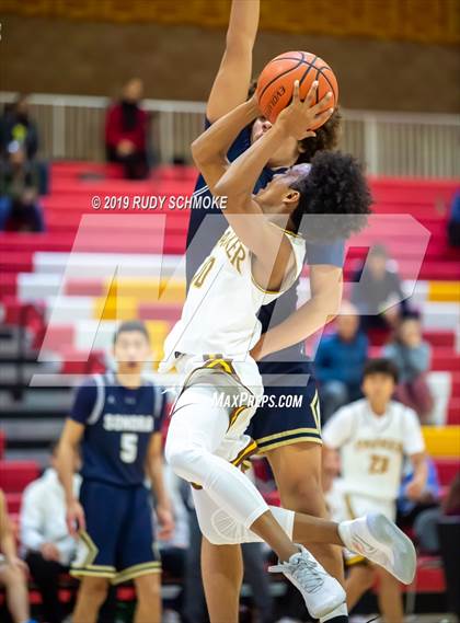 Thumbnail 1 in Francis Parker vs. Sonora (Torrey Pines Holiday Classic) photogallery.