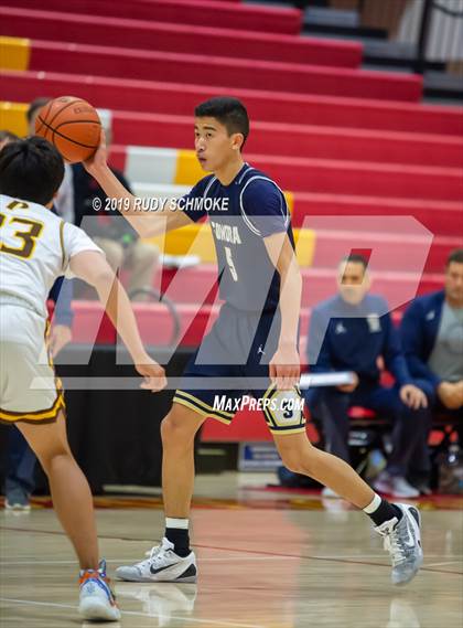 Thumbnail 2 in Francis Parker vs. Sonora (Torrey Pines Holiday Classic) photogallery.