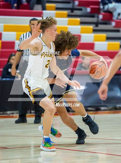 Thumbnail 2 in Francis Parker vs. Sonora (Torrey Pines Holiday Classic) photogallery.