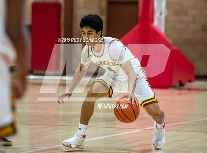 Thumbnail 3 in Francis Parker vs. Sonora (Torrey Pines Holiday Classic) photogallery.