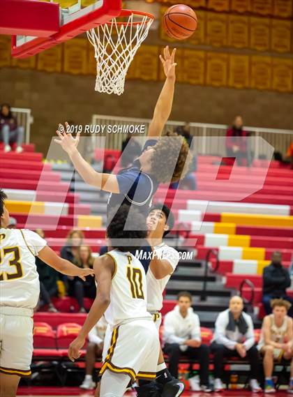 Thumbnail 1 in Francis Parker vs. Sonora (Torrey Pines Holiday Classic) photogallery.
