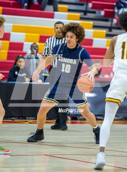 Thumbnail 3 in Francis Parker vs. Sonora (Torrey Pines Holiday Classic) photogallery.