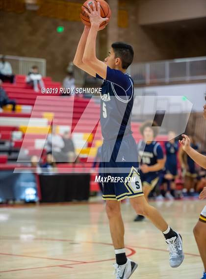 Thumbnail 3 in Francis Parker vs. Sonora (Torrey Pines Holiday Classic) photogallery.