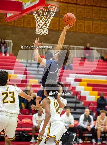 Thumbnail 2 in Francis Parker vs. Sonora (Torrey Pines Holiday Classic) photogallery.