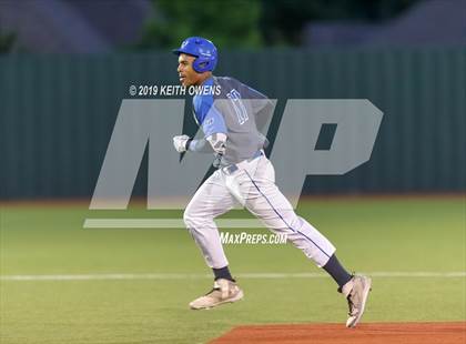 Thumbnail 1 in Mansfield vs. Hebron Game 1 (UIL 6A Area Playoff) photogallery.