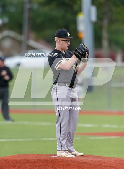 Thumbnail 2 in Mansfield vs. Hebron Game 1 (UIL 6A Area Playoff) photogallery.