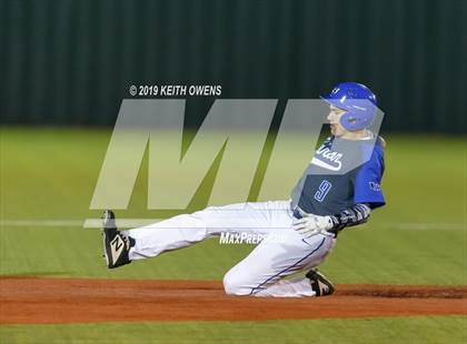 Thumbnail 3 in Mansfield vs. Hebron Game 1 (UIL 6A Area Playoff) photogallery.