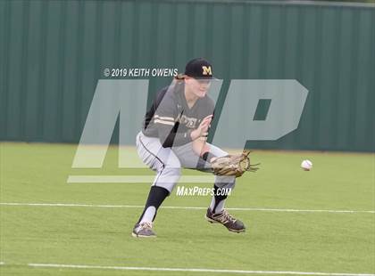 Thumbnail 2 in Mansfield vs. Hebron Game 1 (UIL 6A Area Playoff) photogallery.
