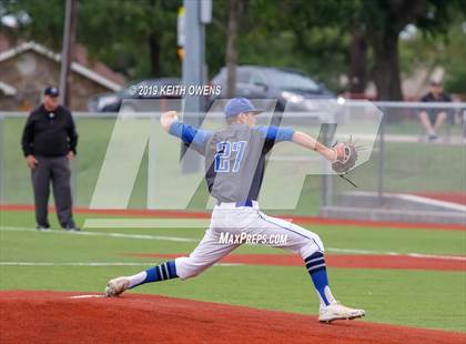 Thumbnail 2 in Mansfield vs. Hebron Game 1 (UIL 6A Area Playoff) photogallery.