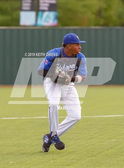 Thumbnail 3 in Mansfield vs. Hebron Game 1 (UIL 6A Area Playoff) photogallery.