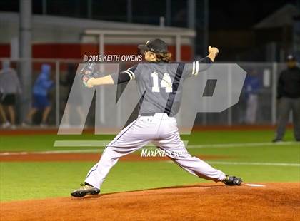 Thumbnail 3 in Mansfield vs. Hebron Game 1 (UIL 6A Area Playoff) photogallery.