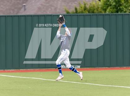 Thumbnail 2 in Mansfield vs. Hebron Game 1 (UIL 6A Area Playoff) photogallery.