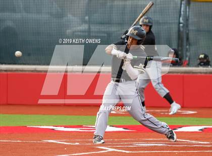 Thumbnail 2 in Mansfield vs. Hebron Game 1 (UIL 6A Area Playoff) photogallery.