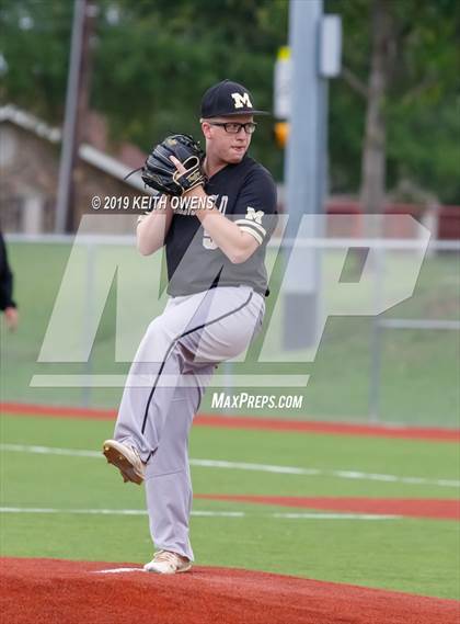 Thumbnail 1 in Mansfield vs. Hebron Game 1 (UIL 6A Area Playoff) photogallery.