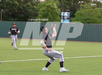 Thumbnail 2 in Mansfield vs. Hebron Game 1 (UIL 6A Area Playoff) photogallery.