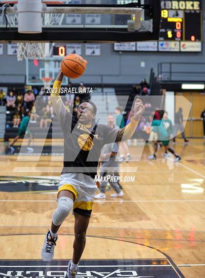 Thumbnail 2 in Fairmont vs Pinecrest (2023 Robeson County Shootout) Championship photogallery.
