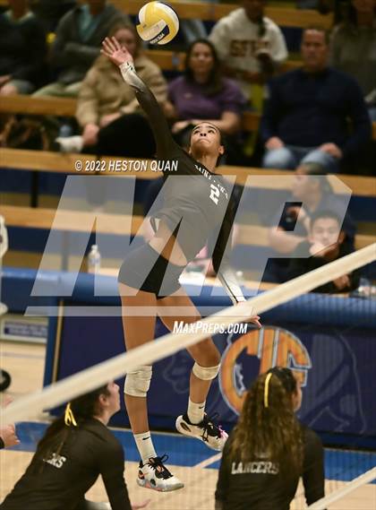 Thumbnail 3 in Saint Francis vs. Cathedral Catholic (CIF State Open Final) photogallery.