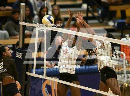 Thumbnail 1 in Saint Francis vs. Cathedral Catholic (CIF State Open Final) photogallery.