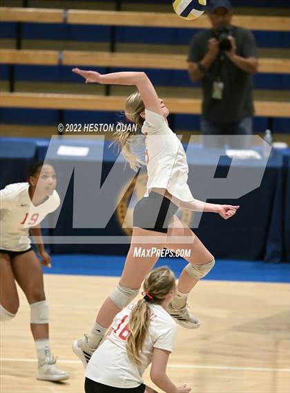 Thumbnail 2 in Saint Francis vs. Cathedral Catholic (CIF State Open Final) photogallery.