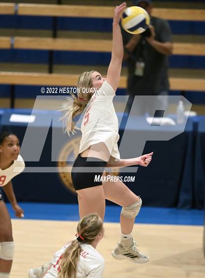 Thumbnail 3 in Saint Francis vs. Cathedral Catholic (CIF State Open Final) photogallery.