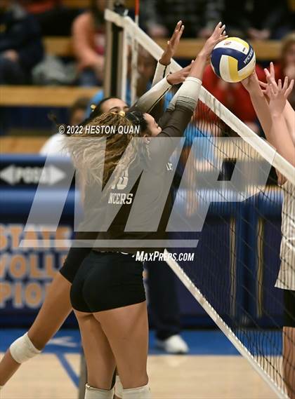 Thumbnail 1 in Saint Francis vs. Cathedral Catholic (CIF State Open Final) photogallery.