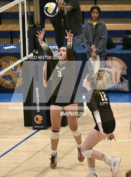 Thumbnail 3 in Saint Francis vs. Cathedral Catholic (CIF State Open Final) photogallery.