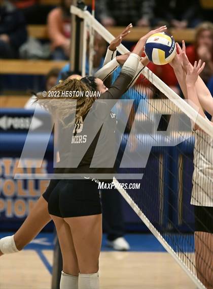 Thumbnail 2 in Saint Francis vs. Cathedral Catholic (CIF State Open Final) photogallery.