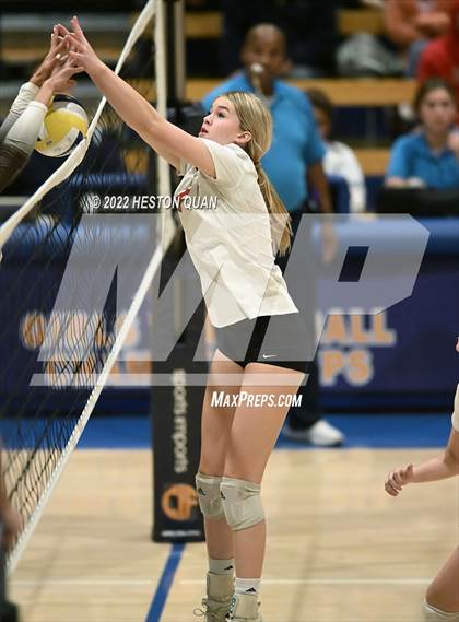 Thumbnail 2 in Saint Francis vs. Cathedral Catholic (CIF State Open Final) photogallery.