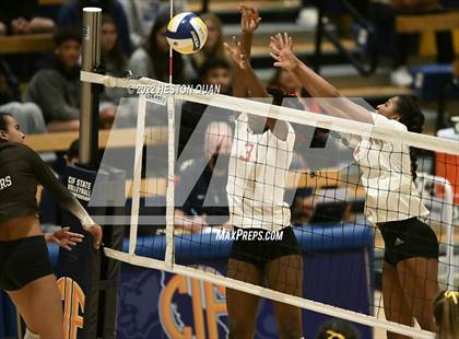 Thumbnail 2 in Saint Francis vs. Cathedral Catholic (CIF State Open Final) photogallery.
