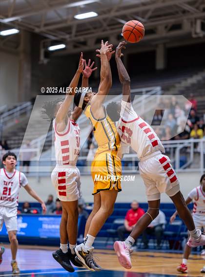 Thumbnail 3 in Brennan @ Taft photogallery.