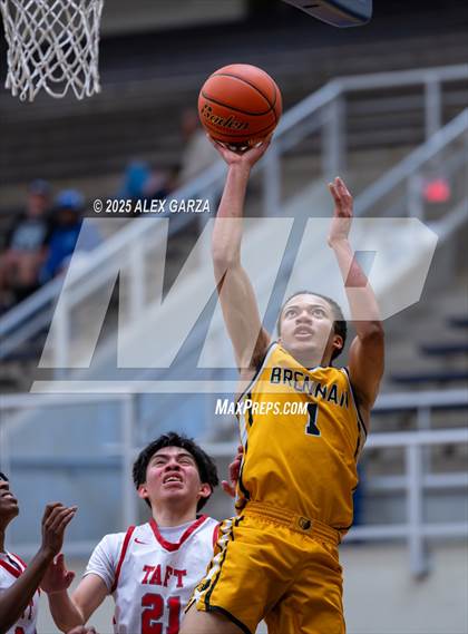 Thumbnail 3 in Brennan @ Taft photogallery.