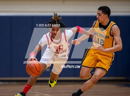 Thumbnail 3 in Brennan @ Taft photogallery.