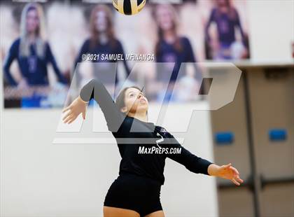 Thumbnail 3 in Millard West vs. Bellevue West photogallery.