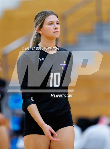 Thumbnail 3 in Millard West vs. Bellevue West photogallery.
